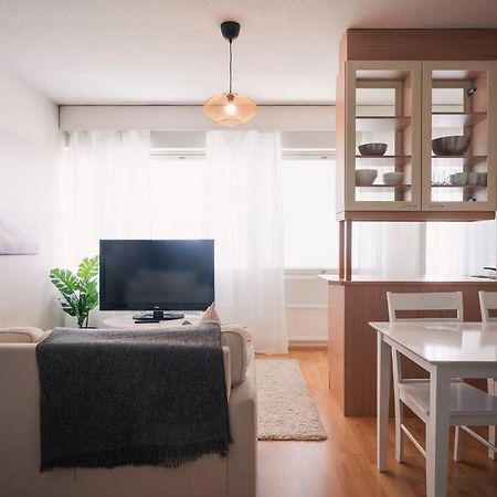 Ihana Huoneisto Aivan Keskustan Tuntumassa Turku Extérieur photo